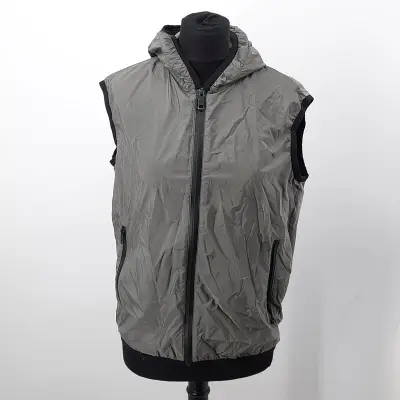 Bodywarmer, maat M, Prada – kavel bij Domeinen Roerende Zaken, Groningen