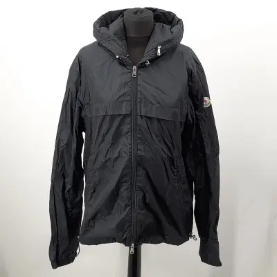 Jas, maat 3, Moncler – kavel bij Domeinen Roerende Zaken, Groningen