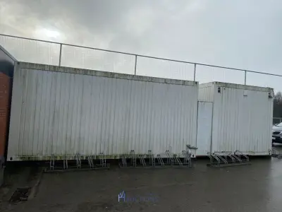 Te koop: 2 Sanitaire werfcontainers met douche-en kleedruimte te Bevel – veiling bij VH Auctions