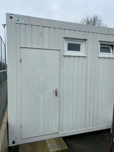 Sanitaire werfcontainer – kavel bij VH Auctions