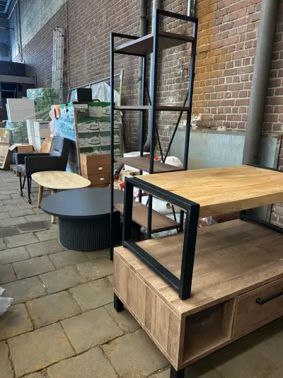 7x Partij meubelen w.o. tv-meubel, salontafels, wandkast, eetkamerstoelen – kavel bij Onlineveilingmeester, Hoogeveen