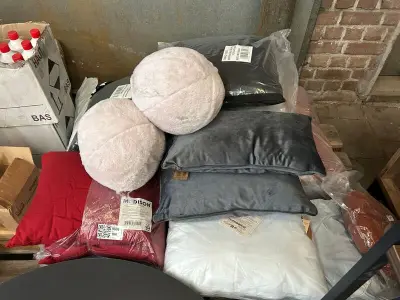 Partij kussens W.o. Madison, Rogon – kavel bij Onlineveilingmeester, Hoogeveen
