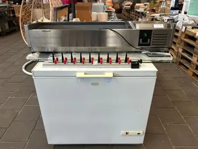 3x Horeca artikelen w.o. diepvrieskist, opzetkoelvitrine W.o. Frigidaire – kavel bij Onlineveilingmeester, Hoogeveen