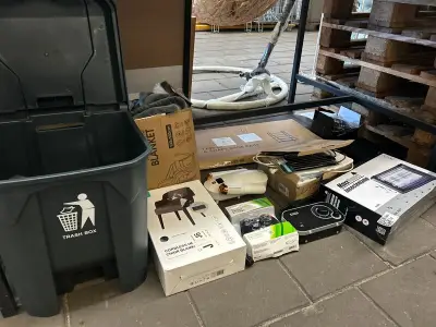 Partij diversen w.o. woondekens, wireless controller, insectenlamp W.o. Maxx Home, Heevey – kavel bij Onlineveilingmeester, Hoogeveen
