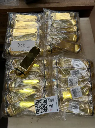 40x Messingkleurige deurstoppers – kavel bij Onlineveilingmeester, Hoogeveen