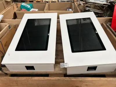 2x Elo Touch Solutions touchscreen monitor met Newland barcodescanner – kavel bij Onlineveilingmeester, Hoogeveen