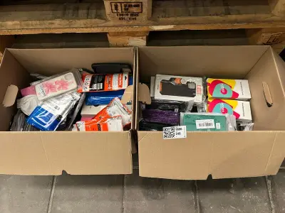 Partij telefoon hoesjes W.o. Dutchies, Burga – kavel bij Onlineveilingmeester, Hoogeveen