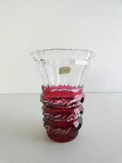 Val Saint Lambert Boléro kristallen vaas – robijnrood – kavel bij De Kringwinkel, Heverlee