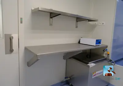 Set roestvrijstalen planken – kavel bij Clicpublic, Les Bons Villers