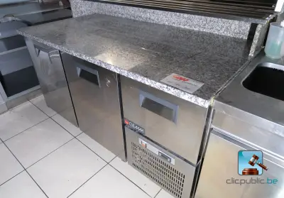 Gekoelde tafel – kavel bij Clicpublic, Boussu