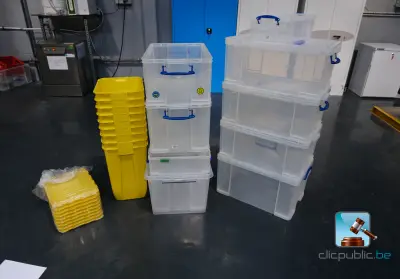 Afvalbakken en containers voor ziekenhuisafval – kavel bij Clicpublic, Les Bons Villers