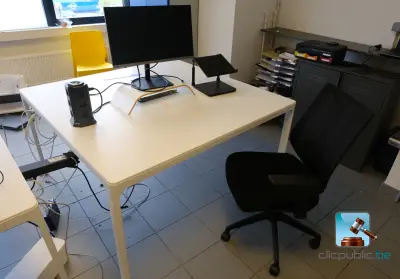 Partij kantoormeubilair met IT – kavel bij Clicpublic, Les Bons Villers