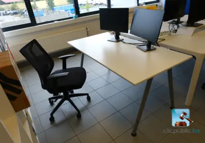 Kantoormeubilair met IT – kavel bij Clicpublic, Les Bons Villers
