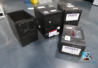 Set doosjes van polystyreen – kavel bij Clicpublic