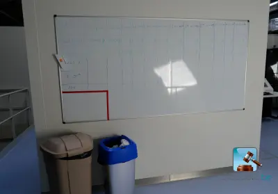 Whiteboard met prullenbakken – kavel bij Clicpublic