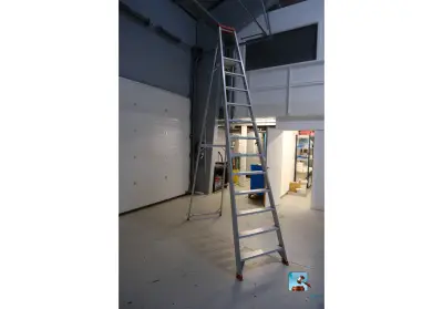 Trapladder – kavel bij Clicpublic, Les Bons Villers