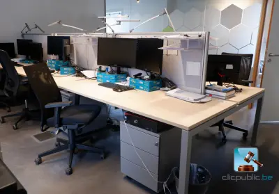 Bureau-blok – kavel bij Clicpublic, Charleroi