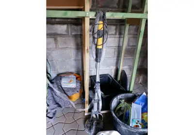 Schuurmachine voor giraffen – kavel bij Clicpublic, Forchies
