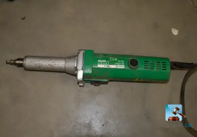 Rechte slijpmachine met snoer – kavel bij Clicpublic