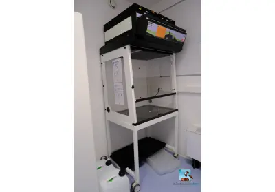 Laboratoriumcabine – kavel bij Clicpublic