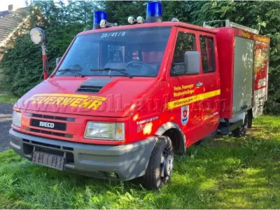 1 Feuerwehrfahrzeug Iveco Turbo Daily 49-10 (TSF-W) – kavel bij Zoll-Auktion, Westoverledingen