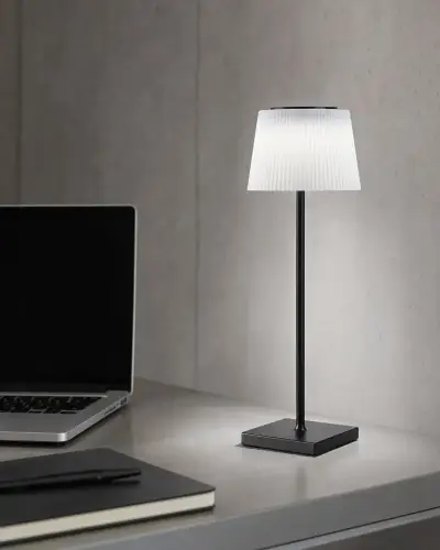 1 Oplaadbare Draadloze Tafellamp – Industrieel – Dimbaar – IP44 specilights, 8719699293243, zwart – kavel bij Onlineveilingmeester