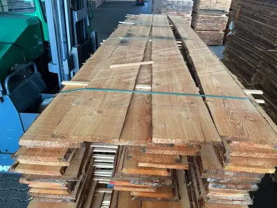 Ca. 33x Douglas Onbekantrechte Schaaldelen, 22x200-250mm, lengte 300cm – kavel bij Onlineveilingmeester