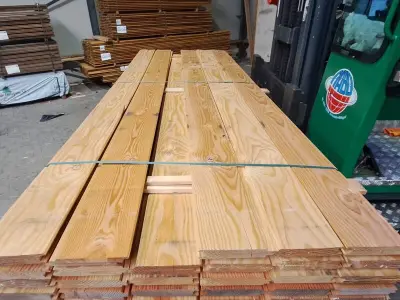 Ca. 60x Douglas Wisselsponning/halfhoutsrabat, 18x190mm, lengte 300cm – kavel bij Onlineveilingmeester