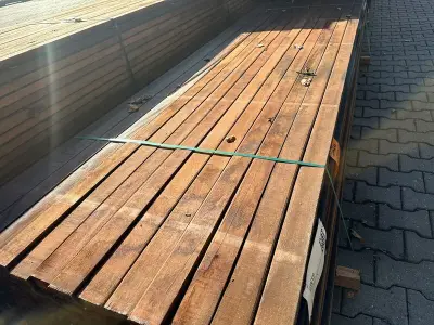 Ca. 140x Hardhouten Onderliggers Geschaafd, 40x70mm, lengte 335cm – kavel bij Onlineveilingmeester