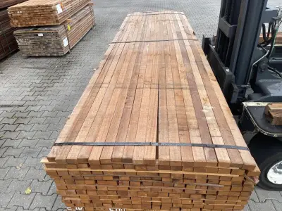 Ca. 144x Guyana Teak Latten Fijnbezaagd, 31x50mm, lengte 335cm – kavel bij Onlineveilingmeester