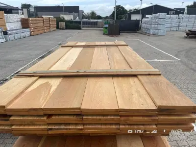 Ca. 38x Pakoeli Planken Geschaafd, 16x190mm, lengte 250cm – kavel bij Onlineveilingmeester