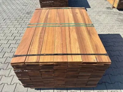Ca. 357x Guyana Teak Planken Geschaafd, 21x145mm, lengte 336/70cm, 21/140cm – kavel bij Onlineveilingmeester