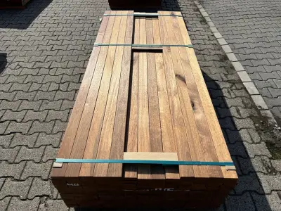 Ca. 204x Guyana Teak Planken Geschaafd, 25x70mm, lengte 215cm – kavel bij Onlineveilingmeester
