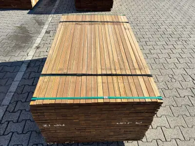 Ca. 418x Guyana Ipé Latten Geschaafd, 25x40mm, lengte 155cm – kavel bij Onlineveilingmeester