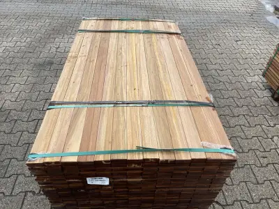 Ca. 247x Guyana Ipé Planken Geschaafd, 25x70mm, lengte 155cm – kavel bij Onlineveilingmeester