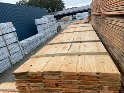 Ca. 120x Douglas Wisselsponning/halfhoutsrabat, 18x190mm, lengte 500cm – kavel bij Onlineveilingmeester