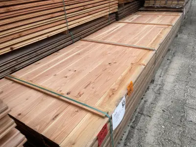 Ca. 104x Douglas Planken Geschaafd, 24x138mm, lengte 400cm – kavel bij Onlineveilingmeester