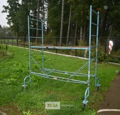 Oude mobiele stelling – kavel bij Belga Veilingen