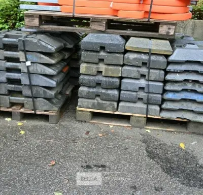Partij diverse kunststof voetplaten – kavel bij Belga Veilingen, Materialen En Toestellen