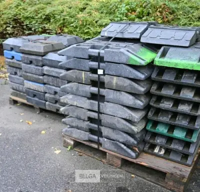 Partij diverse kunststof voetplaten – kavel bij Belga Veilingen, Materialen En Toestellen