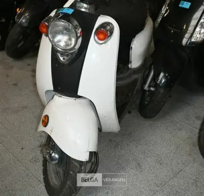 Scooter KEEWAY – kavel bij Belga Veilingen, Scooters