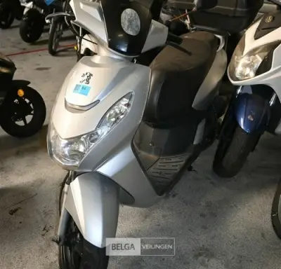 Scooter PEUGEOT – kavel bij Belga Veilingen, Scooters