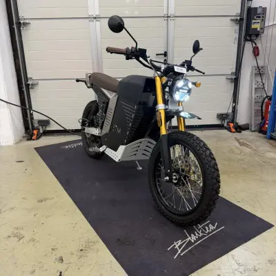 1 Elektromotorrad Black Tea – kavel bij Schwarzfischer Auktionen, Frage