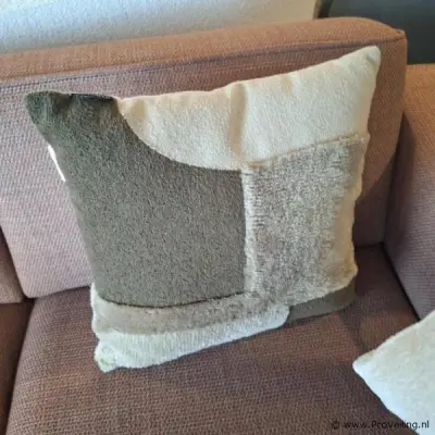 Sierkussen - 50x50cm – kavel bij ProVeiling, Wehl