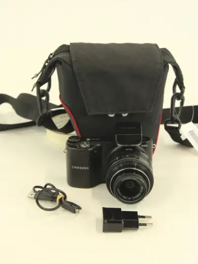 Sony α330 digitale spiegelreflexcamera met 2 lenzen & accessoires – kavel bij De Kringwinkel, Antwerpen