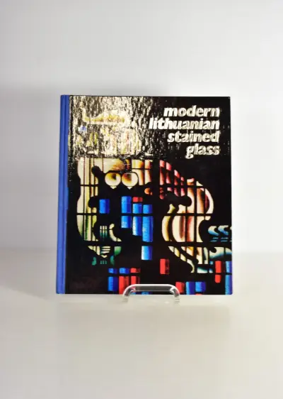 Modern Lithuanian Stained Glass – Aurora Art Publishers, 1979 – kavel bij De Kringwinkel, Turnhout