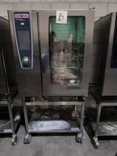 Een professionele combi-oven (stoom, hetelucht en een combinatie van beide) van roestvrij staal, RATIONAL I COMBI PRO, op een onderstel met wieltje… – kavel bij Auctionline, Anderl