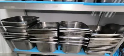 Een set gastronormbakken (32 x 26) – kavel bij Auctionline, Anderlecht