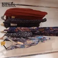 Blouses en kleedjes maat 40. 5 stuks – kavel bij BOPA Auctions, Ieper