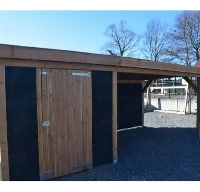 Buitenverblijf met berging douglas afm 250x300cm, 550x300x245x230cm – kavel bij Belga Veilingen, Lummen